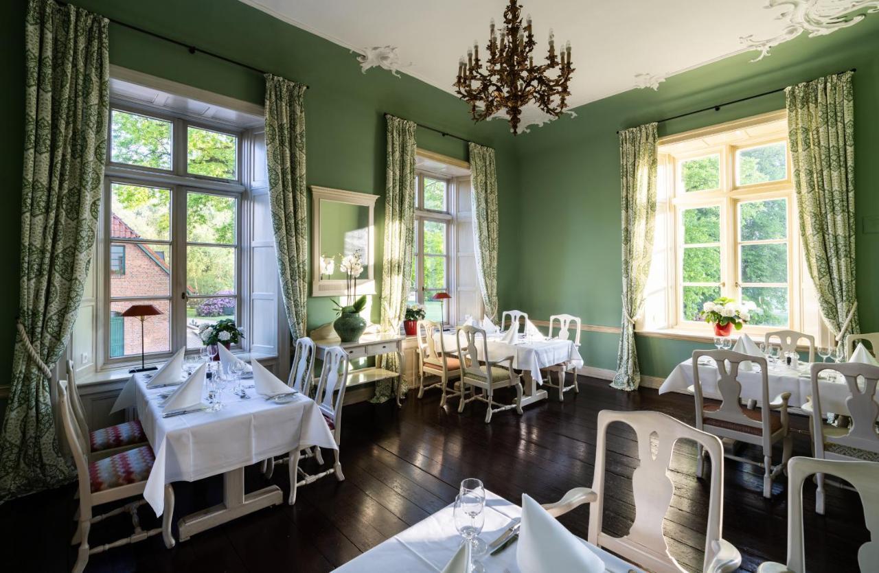 Hotel & Gaestehaus Gut Kaden Alveslohe エクステリア 写真