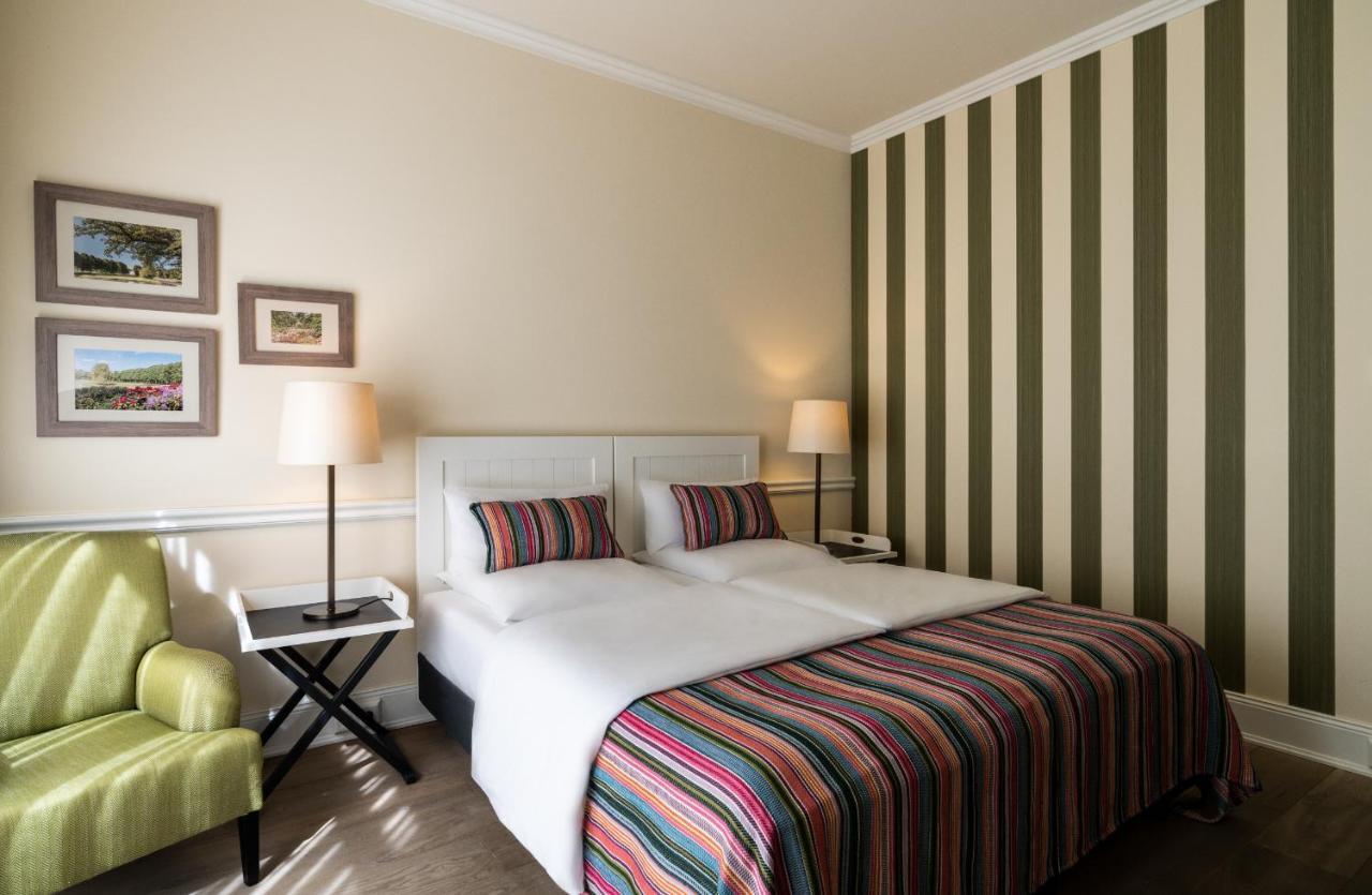 Hotel & Gaestehaus Gut Kaden Alveslohe エクステリア 写真