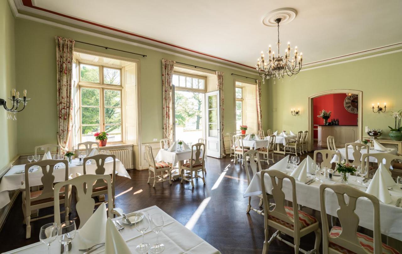 Hotel & Gaestehaus Gut Kaden Alveslohe エクステリア 写真