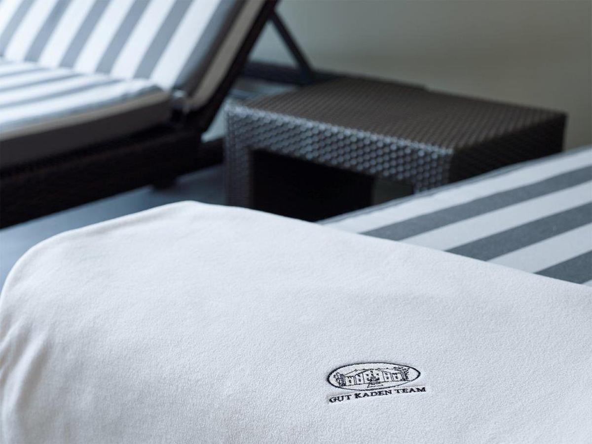 Hotel & Gaestehaus Gut Kaden Alveslohe エクステリア 写真